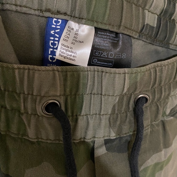 H&M Low-crotched Green Camo Pants (Size 30 Waist) - Picture 2 of 3